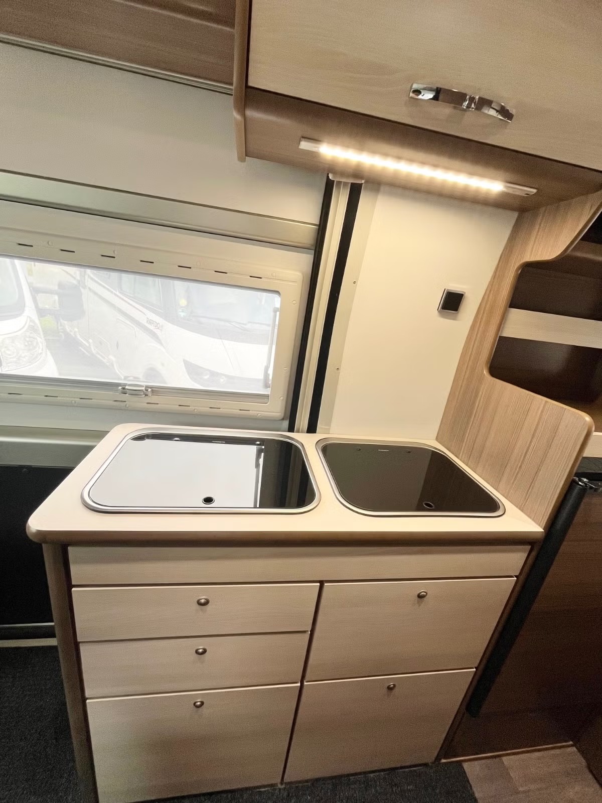 BRAVIA SWAN 599 - Image 11