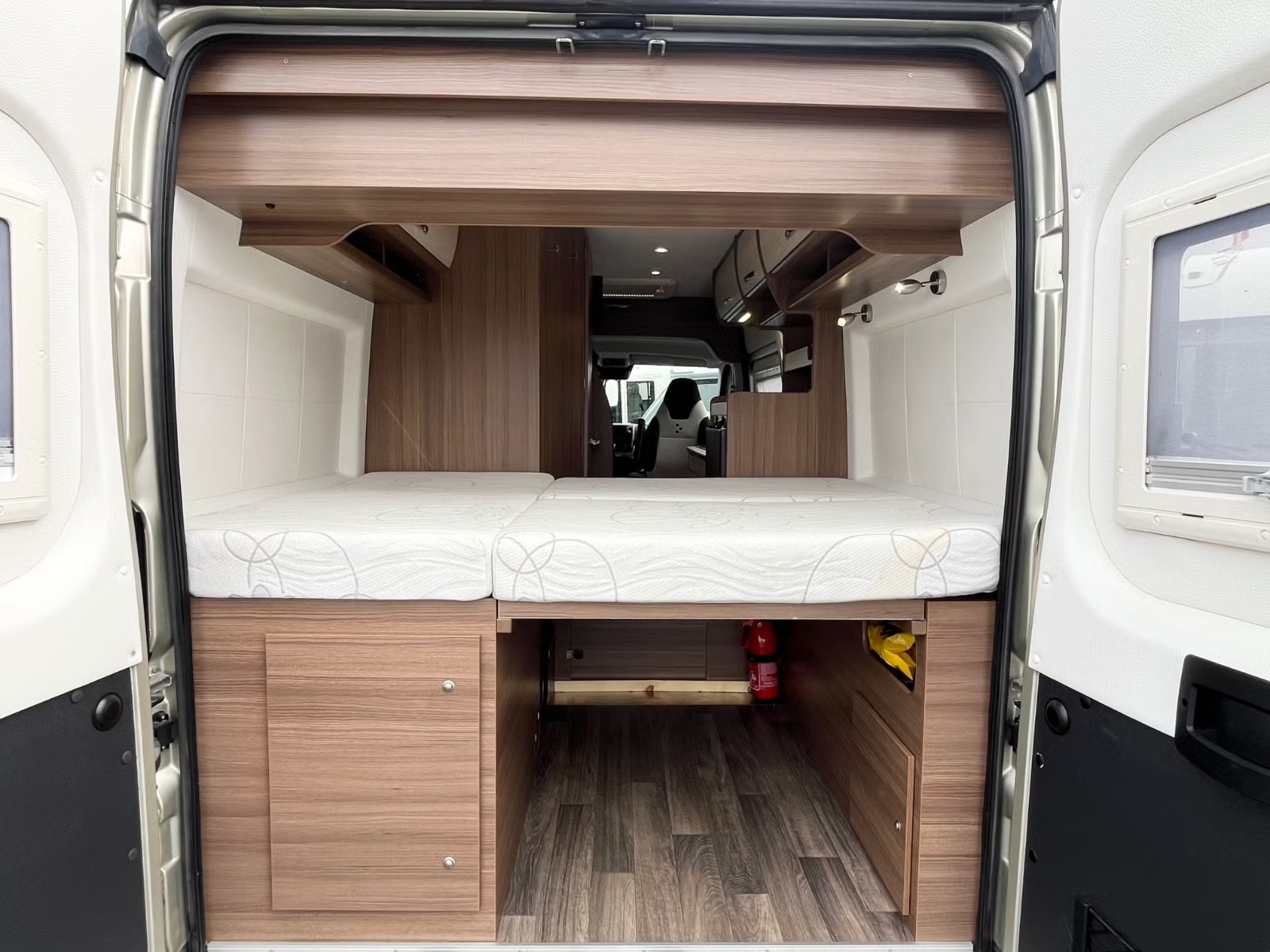 BRAVIA SWAN 599 - Image 19