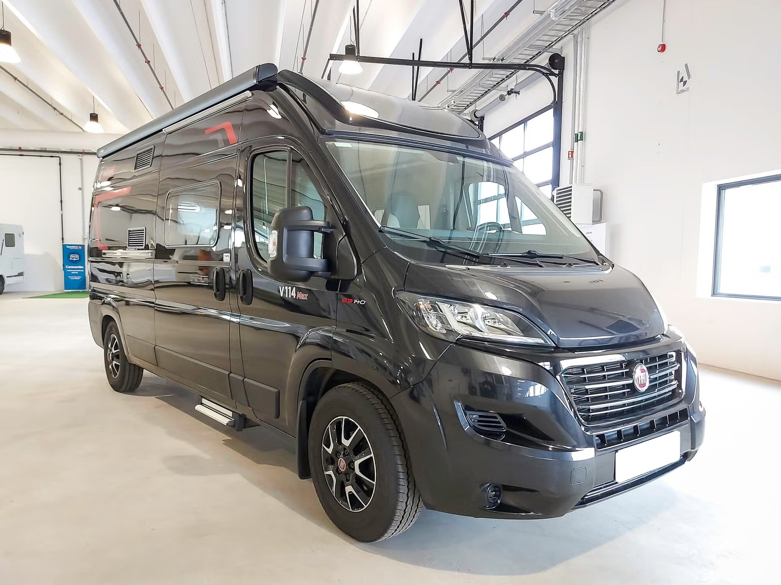 CHALLENGER V114 MAX PREMIUM BLACK EDITION - 04 COUCHAGES