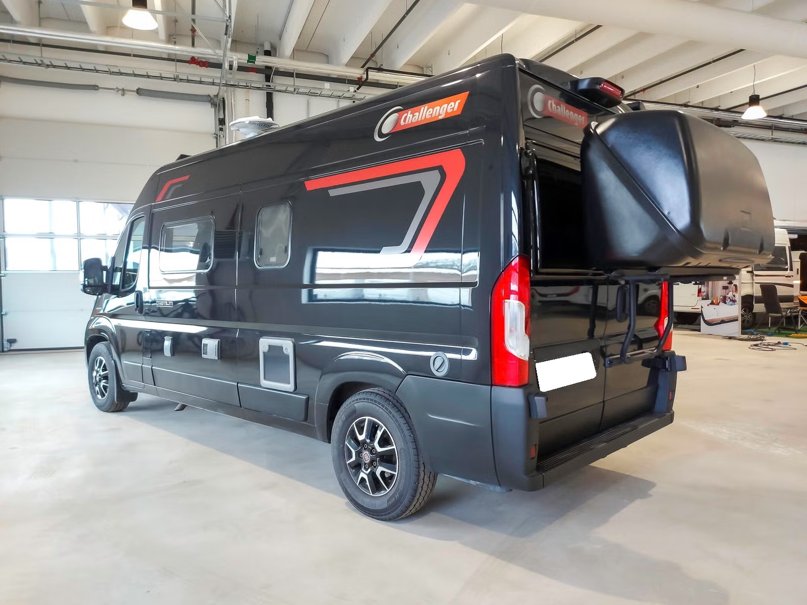 CHALLENGER V114 MAX PREMIUM BLACK EDITION - 04 COUCHAGES - Image 4