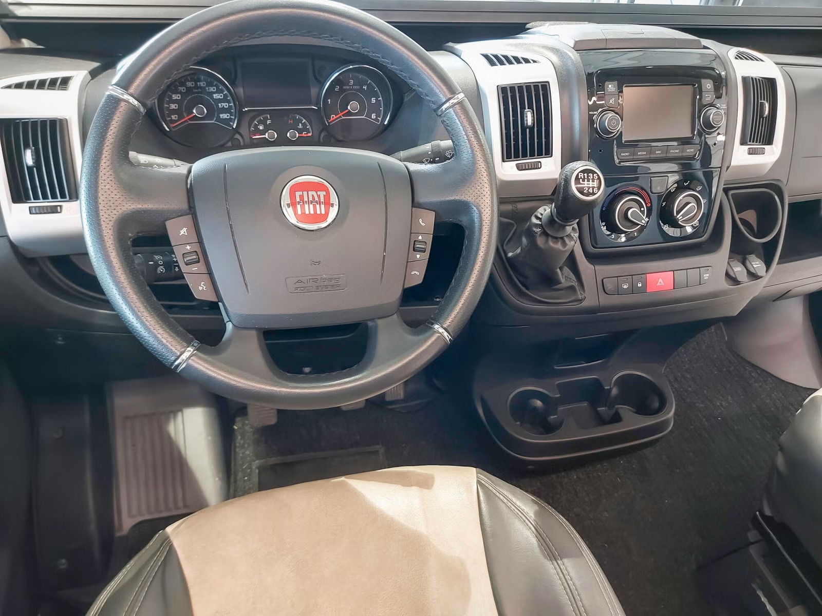 CHALLENGER V114 MAX PREMIUM BLACK EDITION - 04 COUCHAGES - Image 5