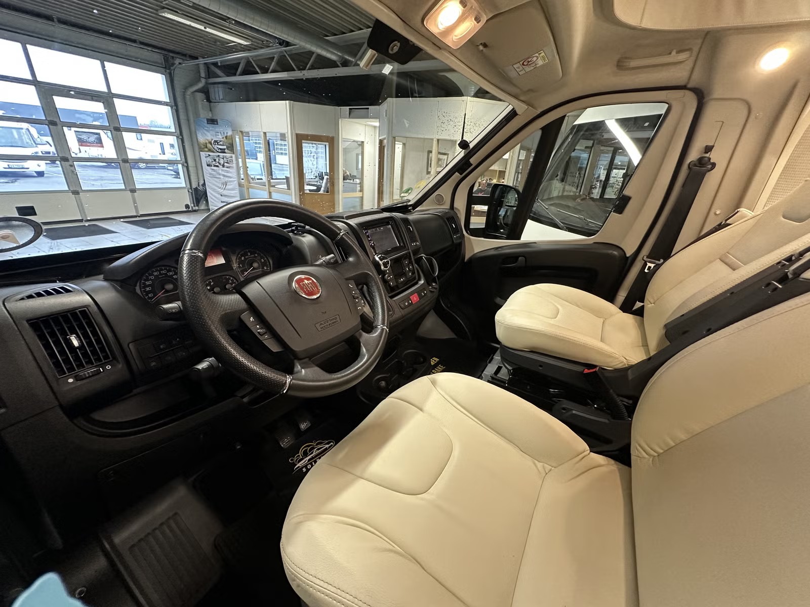 RAPIDO 696 F PREMIUM EDITION - Image 6