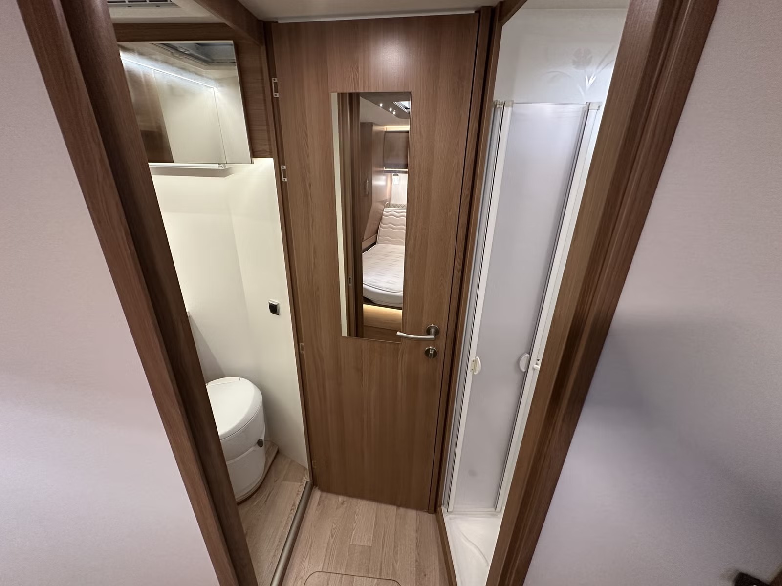 RAPIDO 696 F PREMIUM EDITION - Image 14