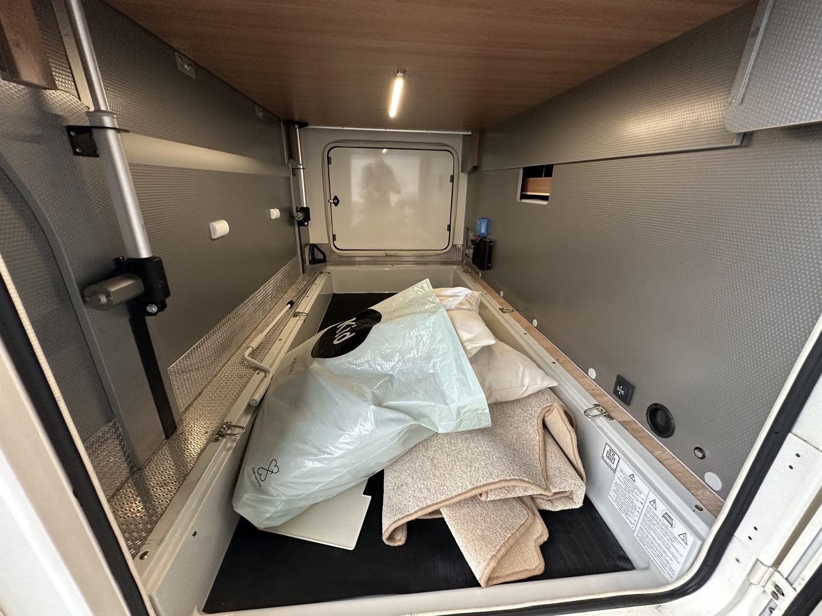 RAPIDO 696 F PREMIUM EDITION - Image 15