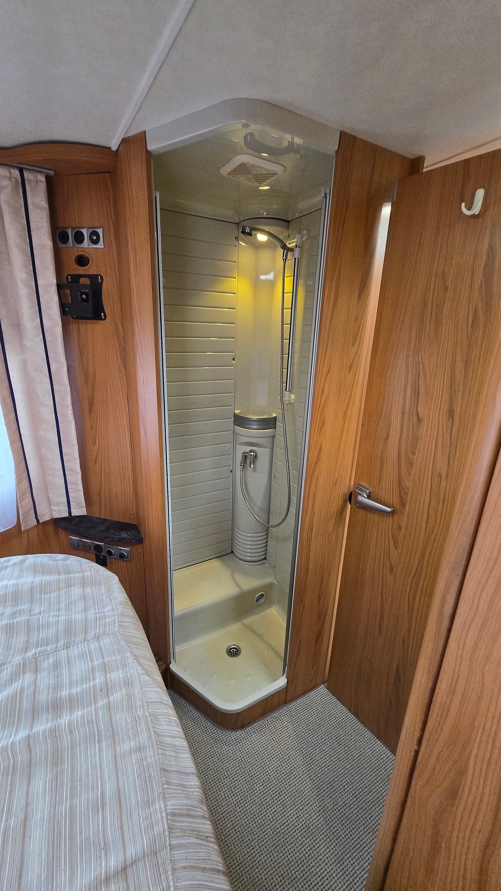 BÜRSTNER SOLANO T727 - Image 17